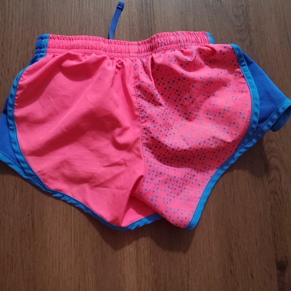 Nike DRI-FIT Short for girl 6/8 year's - Picture 3 of 4